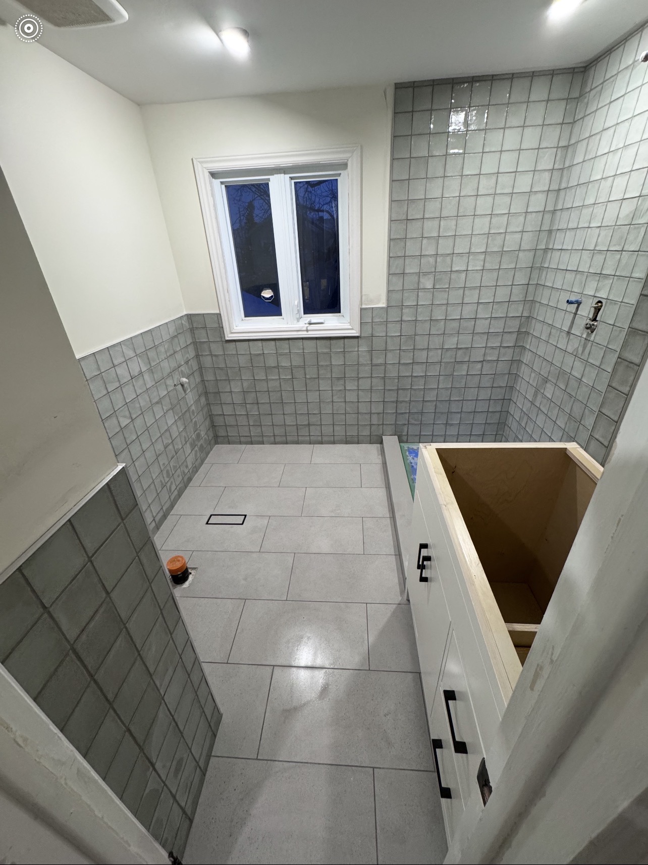 Custom tile tub surround installation